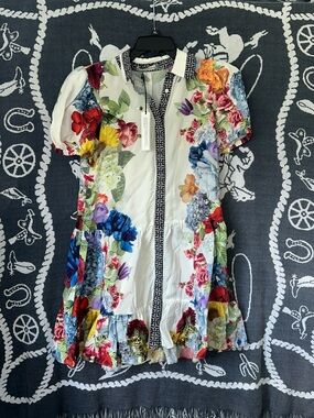 Alice + Olivia White Floral Short-Sleeve Dress